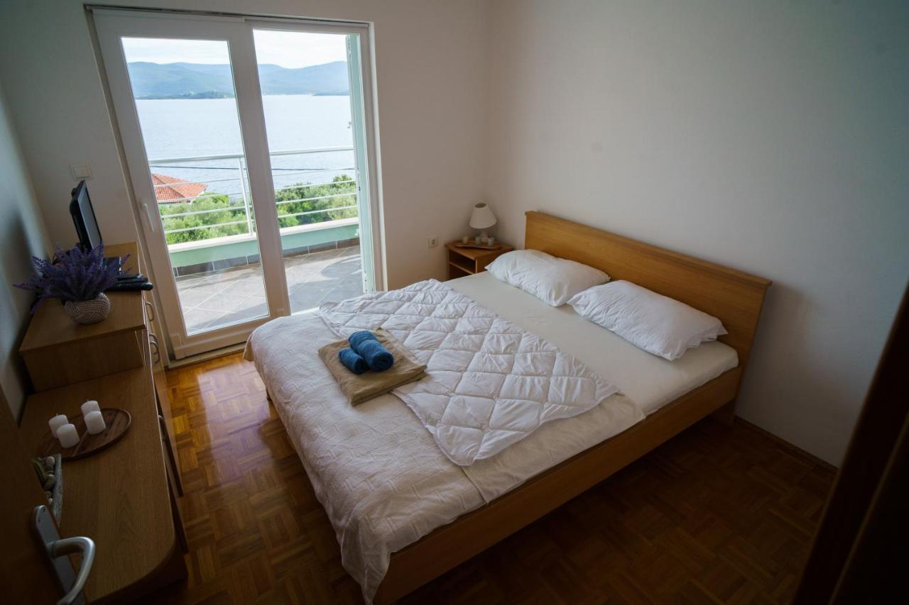 Apartment “Bel Ponte” Komarna Esterno foto