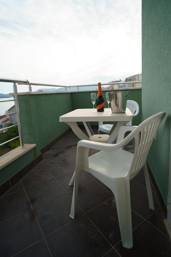 Apartment “Bel Ponte” Komarna Esterno foto