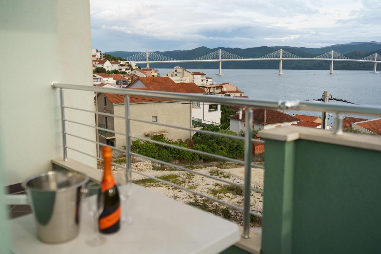 Apartment “Bel Ponte” Komarna Esterno foto